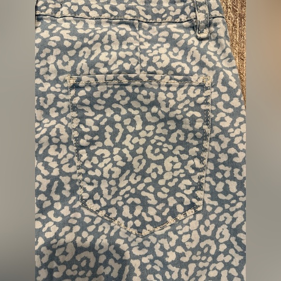 Patterned Denim Jeans - Picture 7 of 7